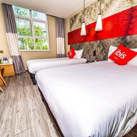 Ibis Chengdu Meizhou Center Екстериор снимка