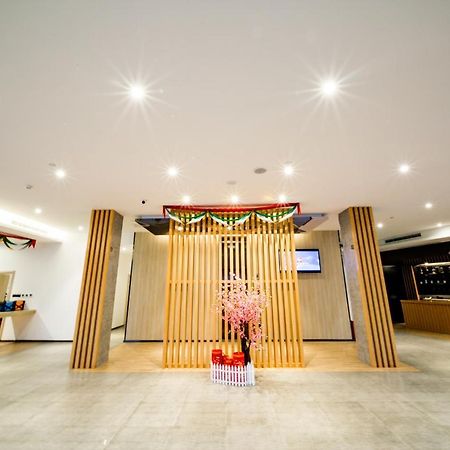 Ibis Chengdu Meizhou Center Екстериор снимка
