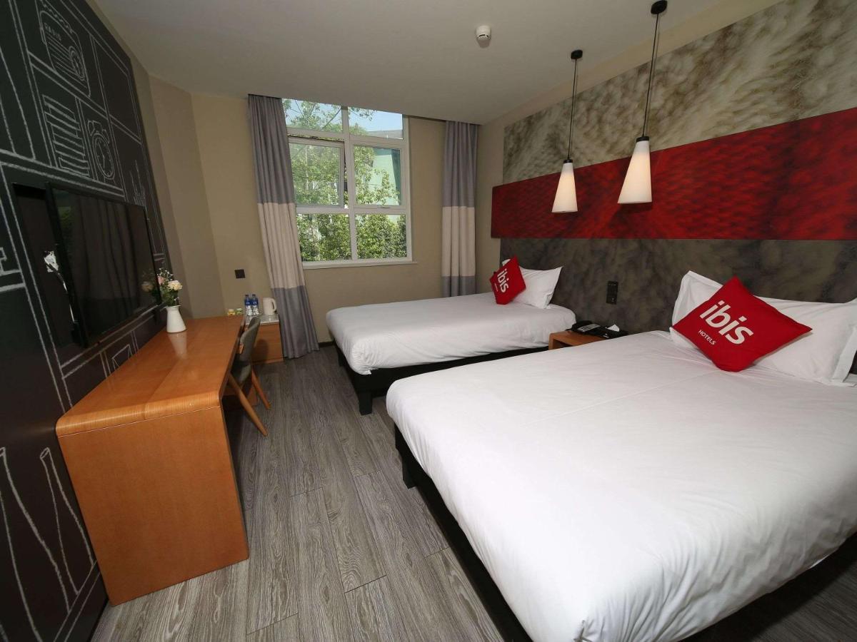 Ibis Chengdu Meizhou Center Екстериор снимка