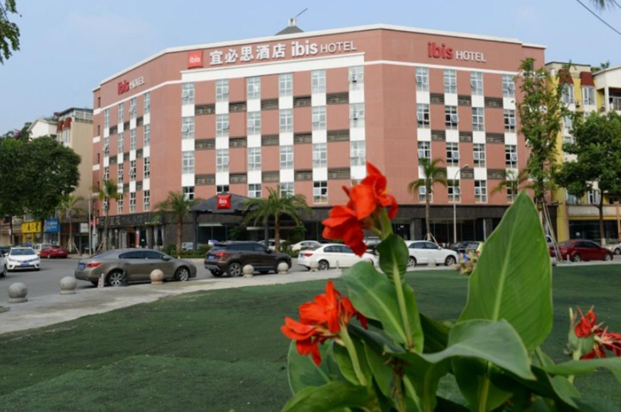 Ibis Chengdu Meizhou Center Екстериор снимка