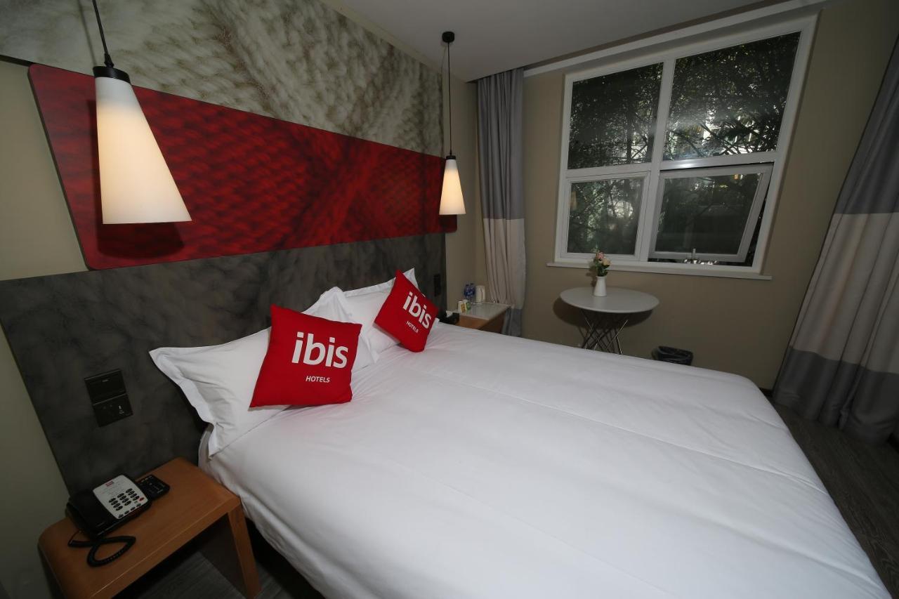 Ibis Chengdu Meizhou Center Екстериор снимка