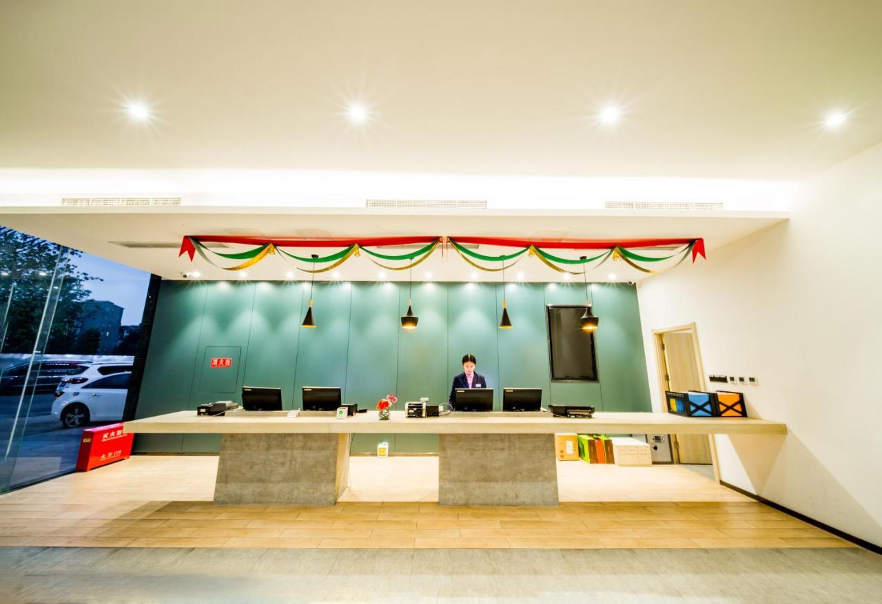 Ibis Chengdu Meizhou Center Екстериор снимка