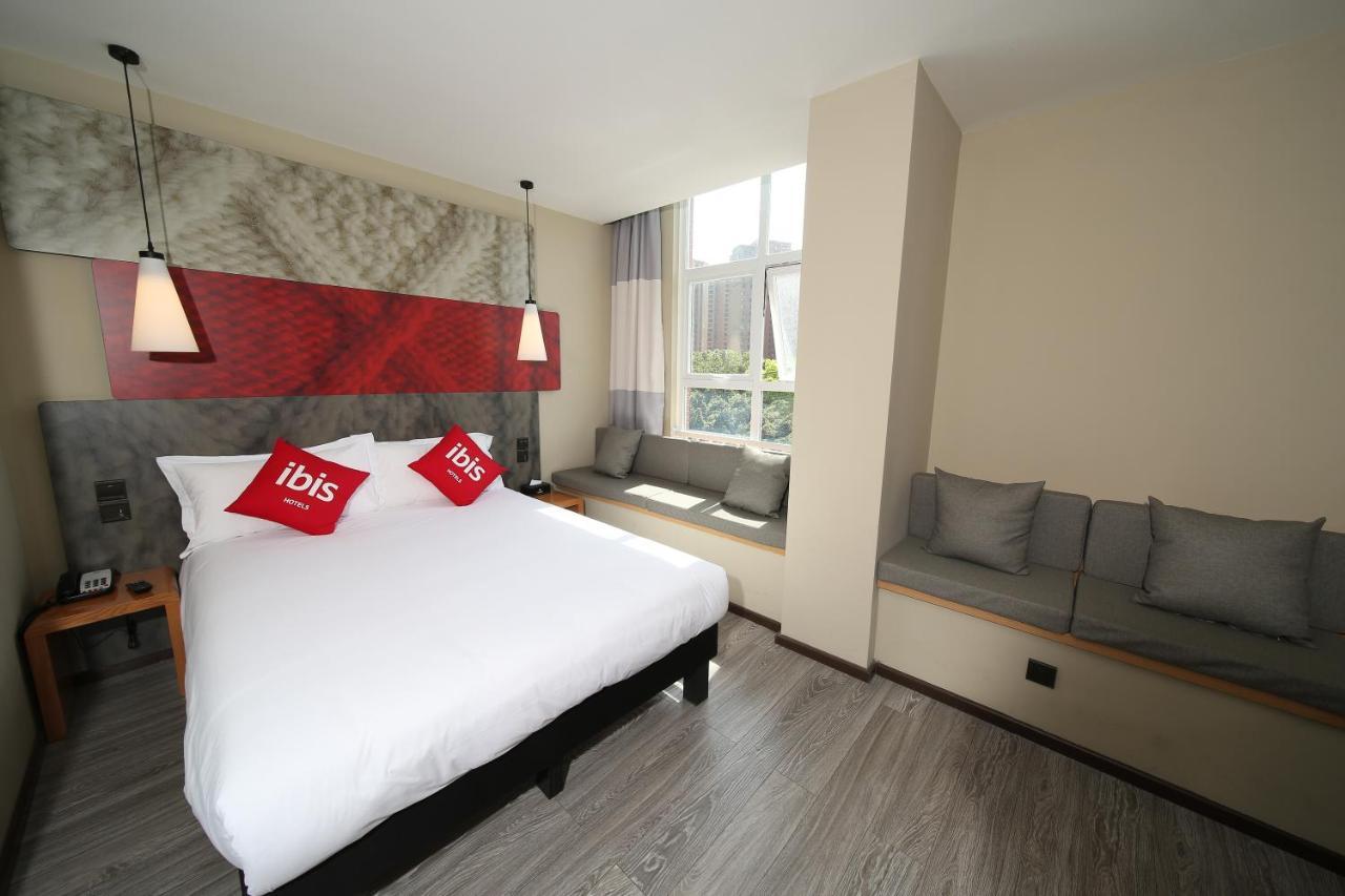 Ibis Chengdu Meizhou Center Екстериор снимка