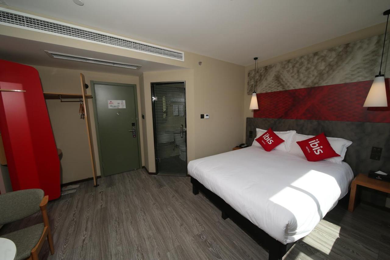 Ibis Chengdu Meizhou Center Екстериор снимка