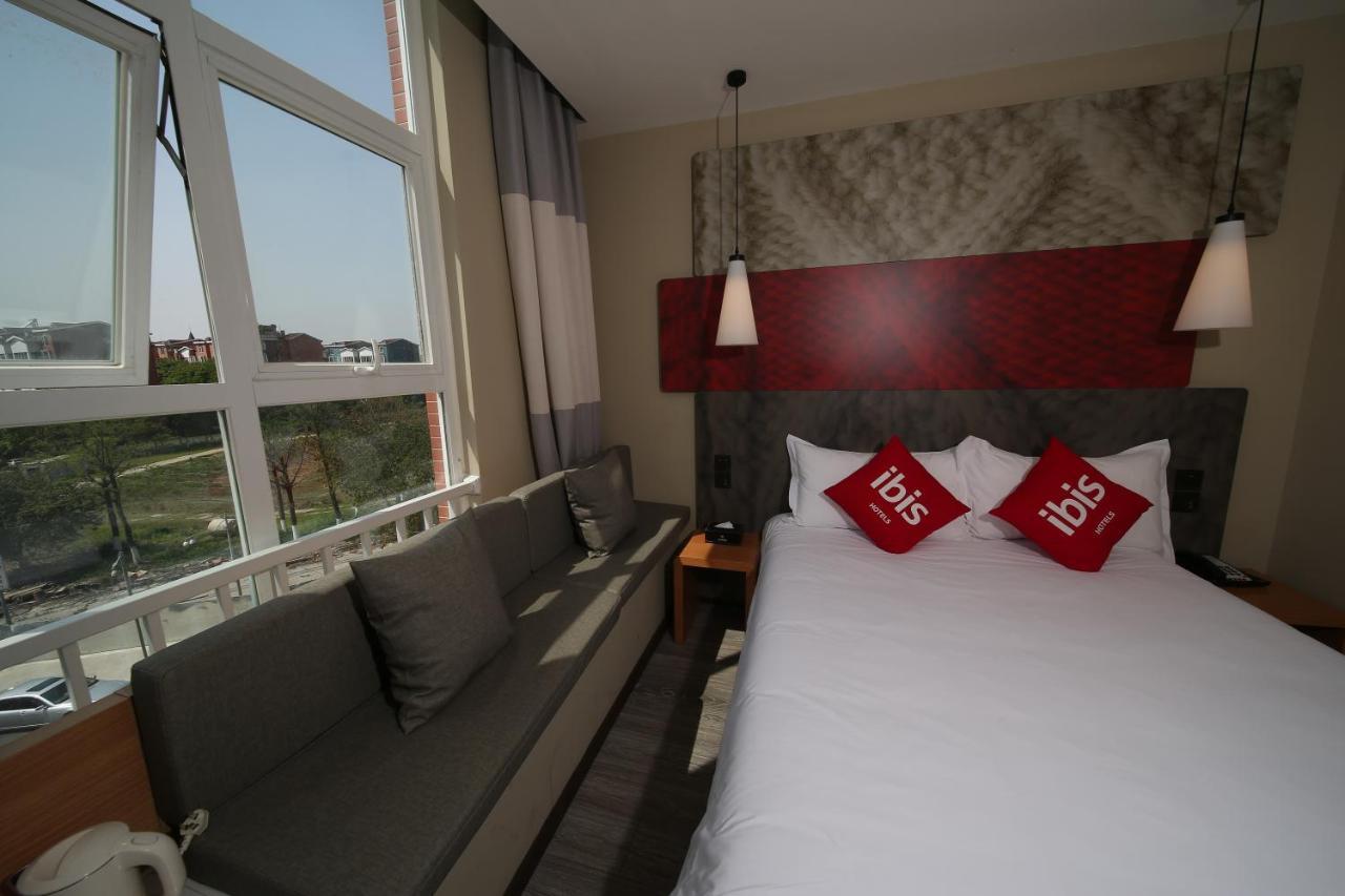 Ibis Chengdu Meizhou Center Екстериор снимка