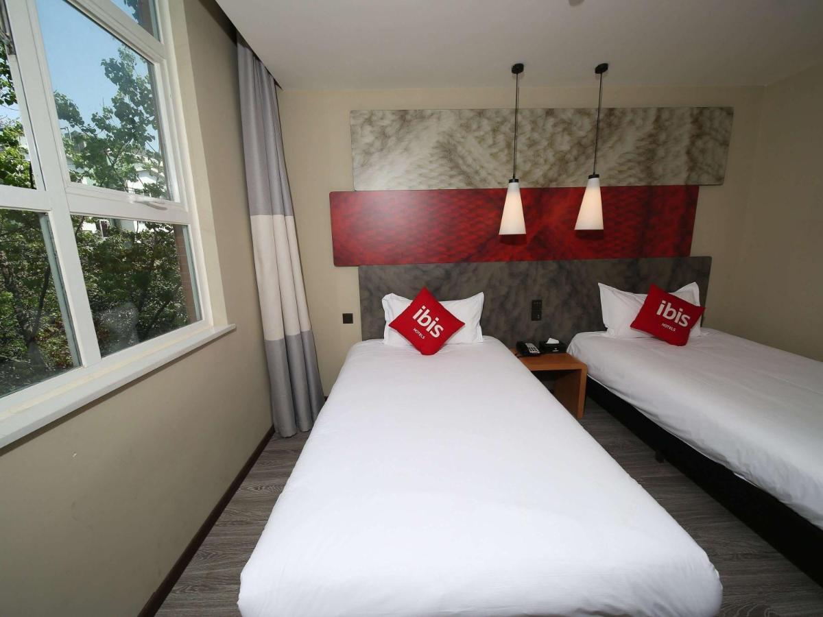 Ibis Chengdu Meizhou Center Екстериор снимка