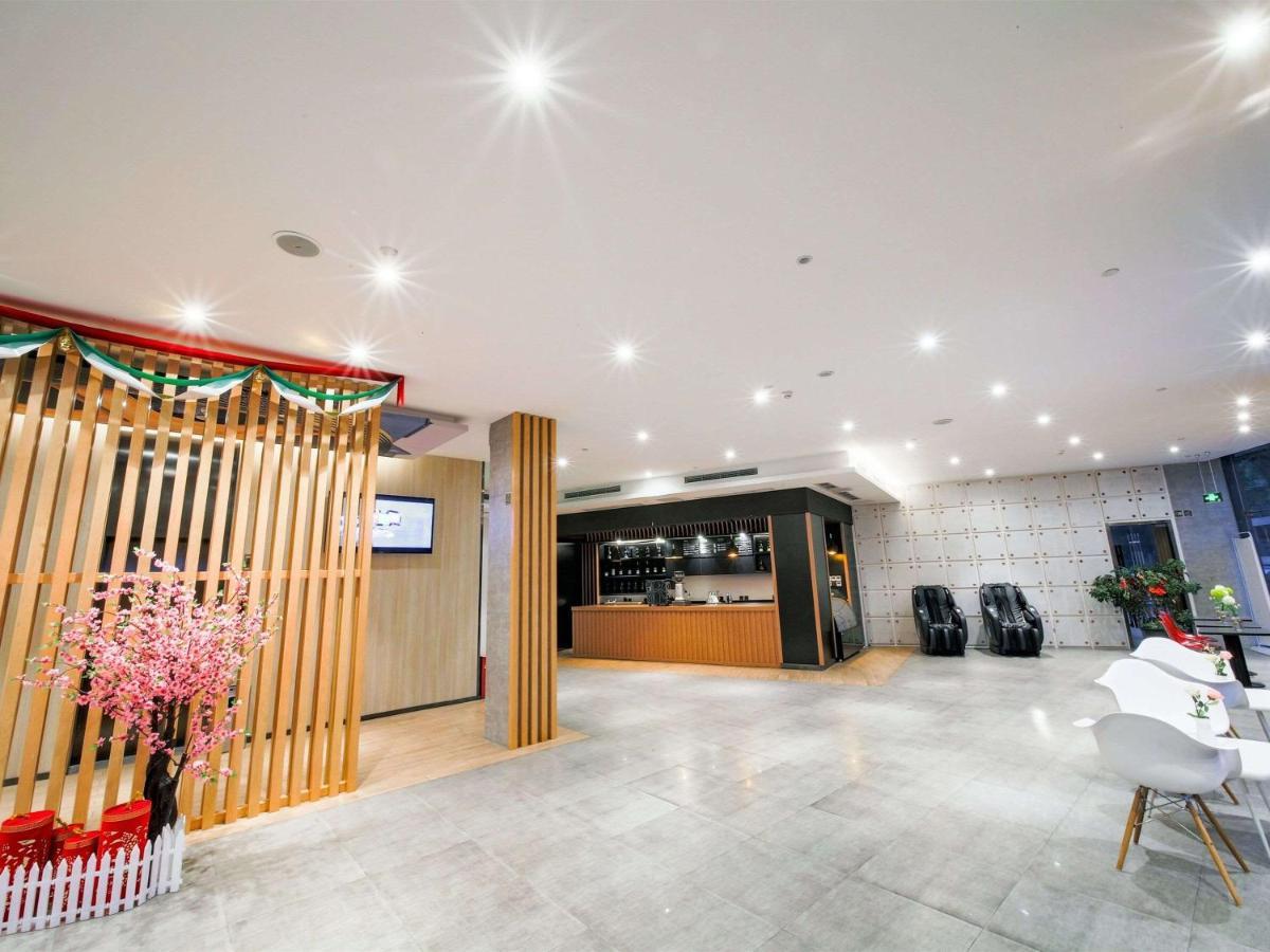 Ibis Chengdu Meizhou Center Екстериор снимка